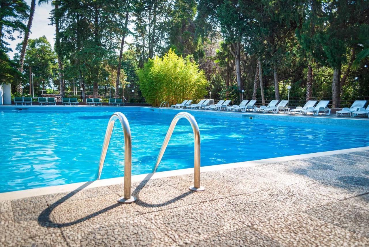 Villaggio Camping Sentinella Torre dell'Orso Esterno foto